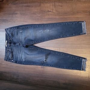 KanCan Estilo Skinny Jean with Raw Hem